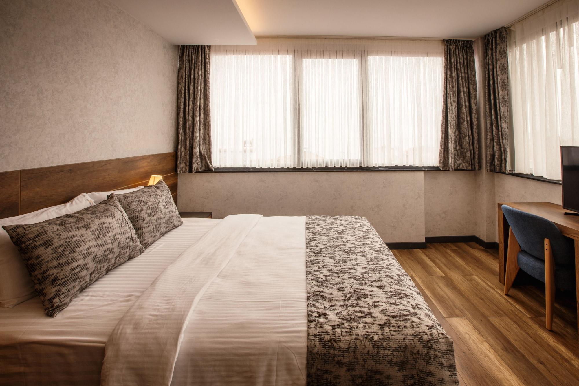 ไลฟ์ พอยต์ โฮเต็ล Hotel ทรับซอน ภายนอก รูปภาพ