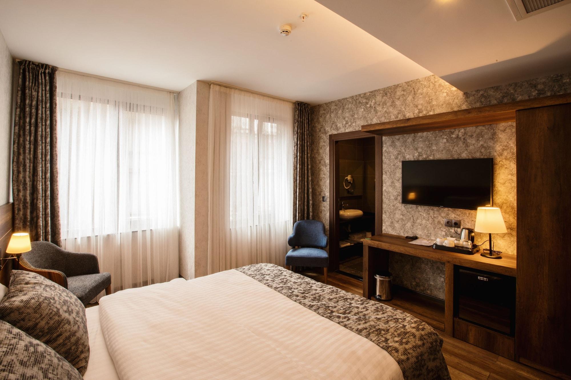 ไลฟ์ พอยต์ โฮเต็ล Hotel ทรับซอน ภายนอก รูปภาพ