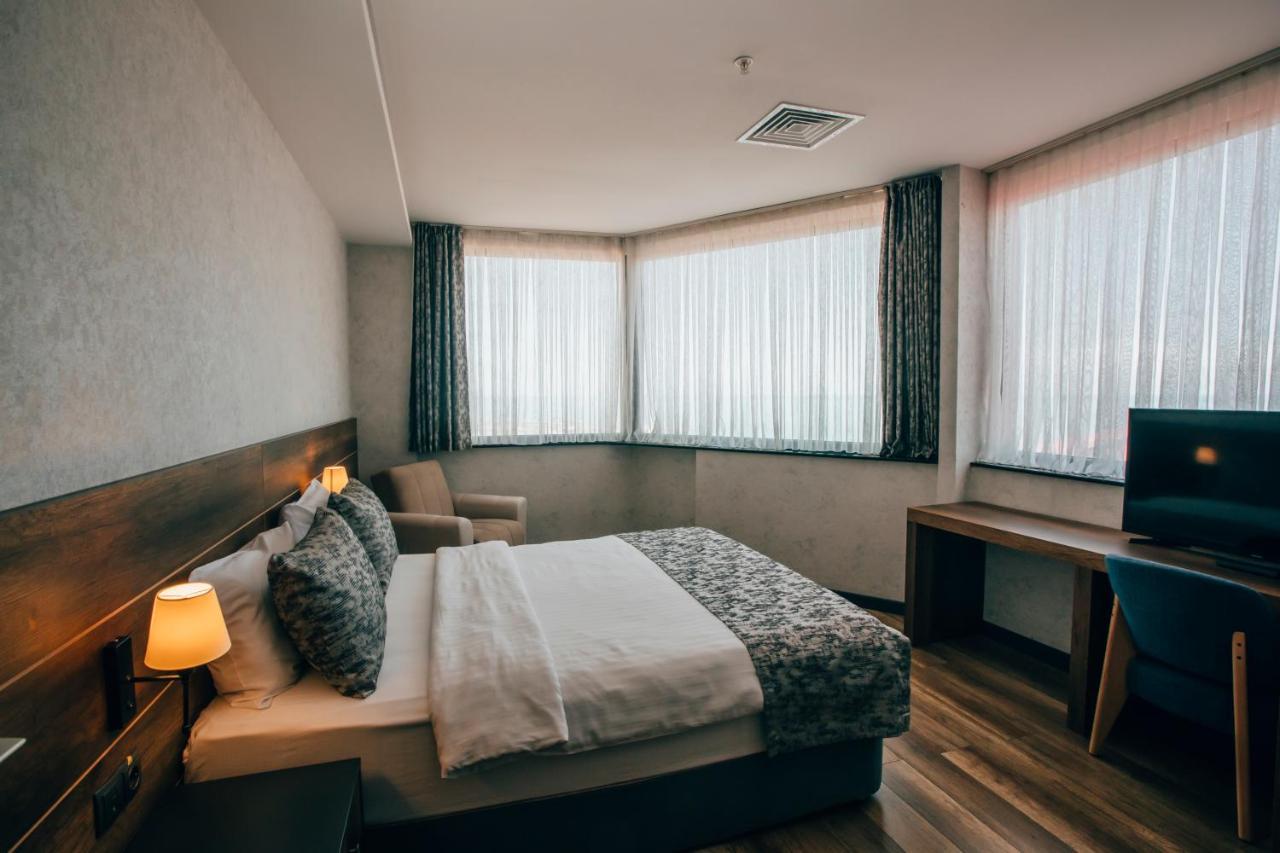 ไลฟ์ พอยต์ โฮเต็ล Hotel ทรับซอน ภายนอก รูปภาพ