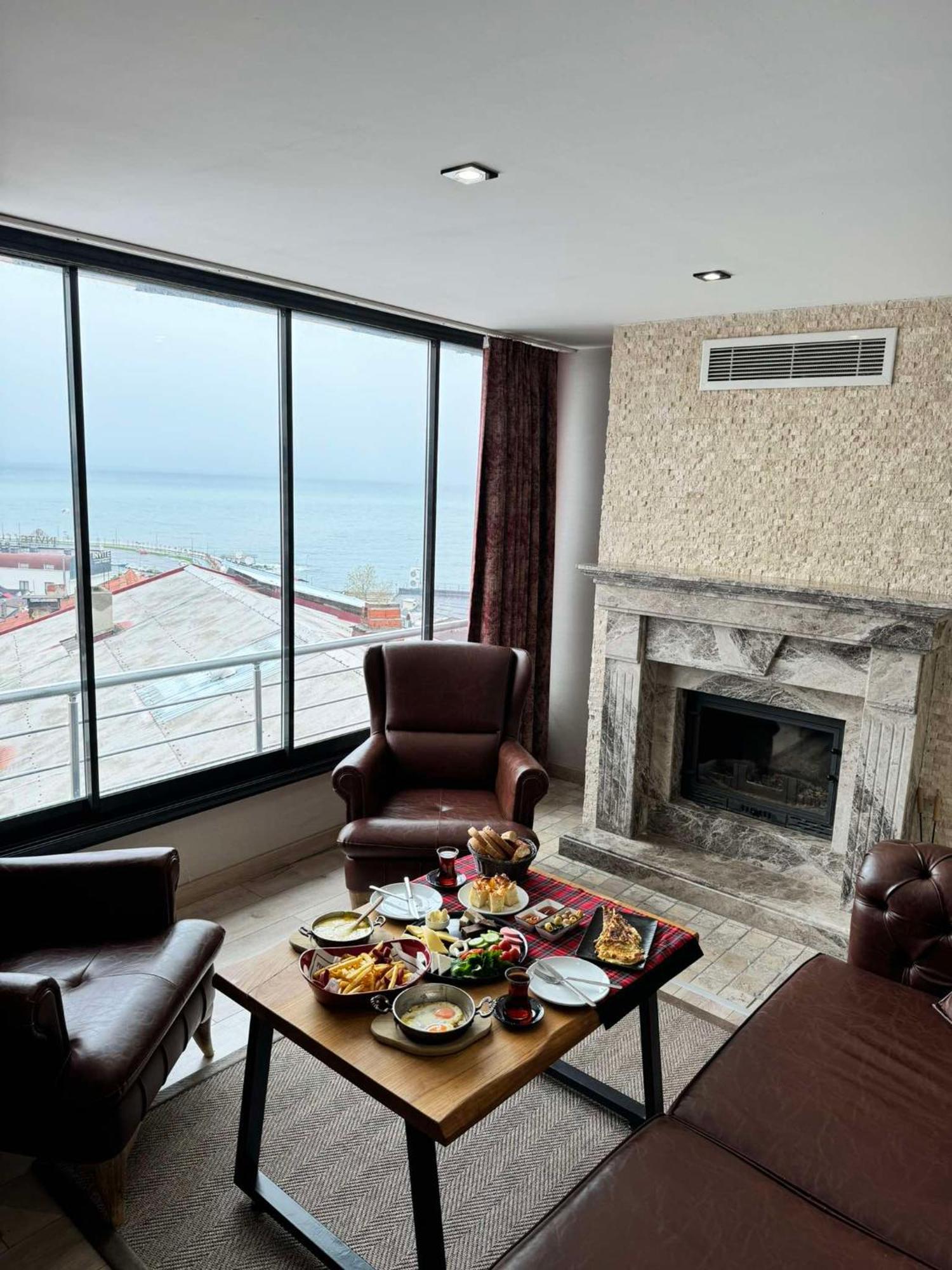 ไลฟ์ พอยต์ โฮเต็ล Hotel ทรับซอน ภายนอก รูปภาพ